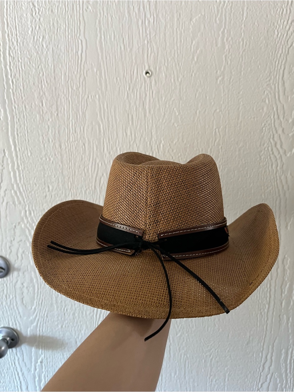 Embellished Straw Cowboy Hat with Ornate Concho - Picture 3 of 8